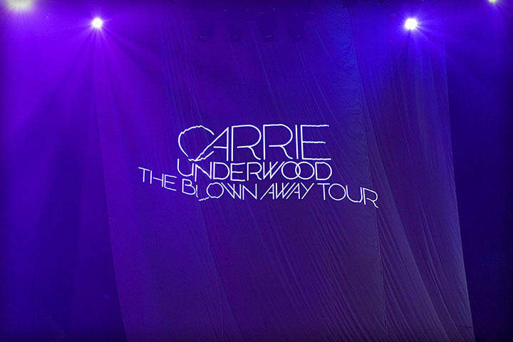 Carrie Underwood Stage In Concert